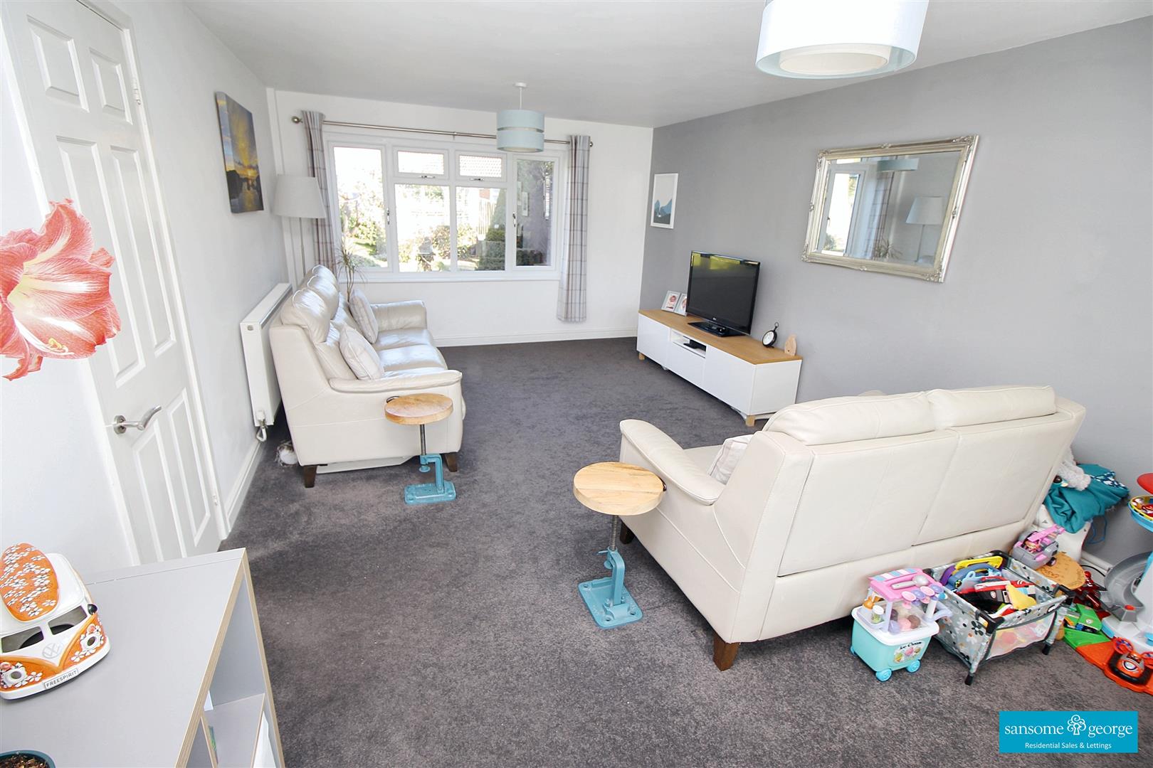 Huscarle Way, Tilehurst, Reading
